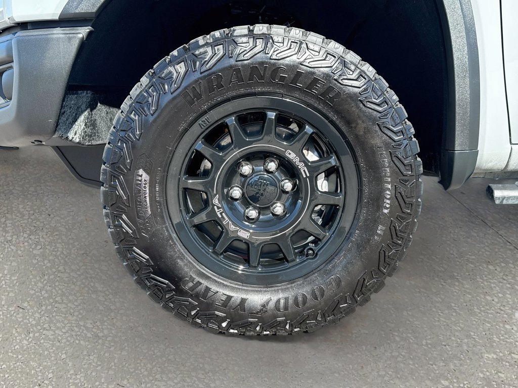 Used 2024 GMC Sierra 1500 AT4X w/ AT4X AEV Edition AWD/4WD image 32