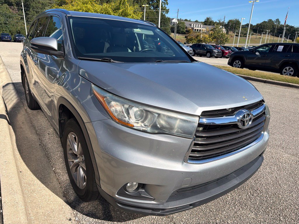 Used 2015 Toyota Highlander XLE FWD image 4