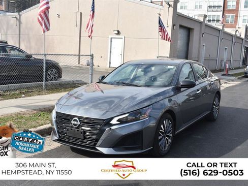 Used 2025 Nissan Altima 2.5 SV image 2