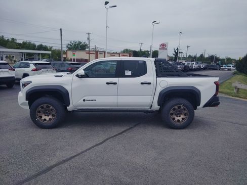 New 2026 Toyota Tacoma 4x4 Double Cab Hybrid image 4