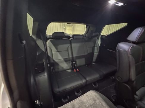 Used 2026 Chevrolet Traverse RS AWD/4WD image 25