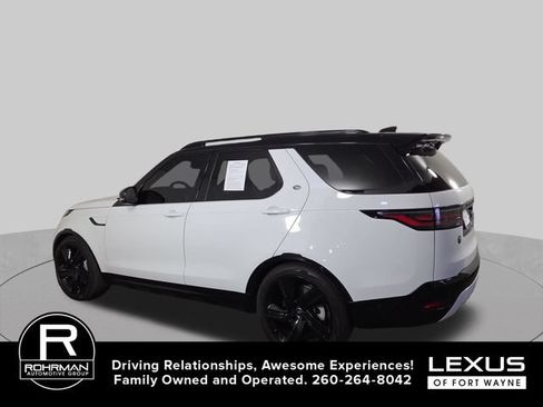 Used 2024 Land Rover Discovery Dynamic SE AWD/4WD image 10