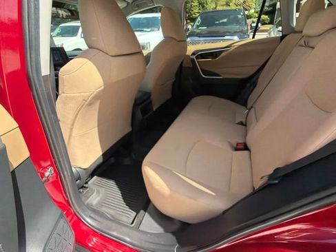 Used 2019 Toyota RAV4 LE FWD image 54