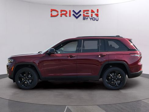 New 2025 Jeep Grand Cherokee Altitude RWD image 2