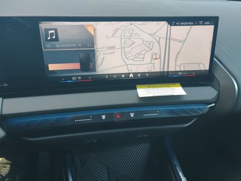 Used 2026 BMW X3 xDrive30 w/ Premium Package image 21