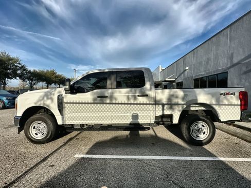 Used 2024 Ford F250 XL w/ XL Chrome Package image 3