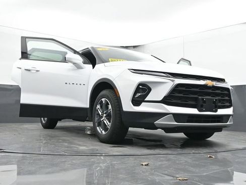 Used 2025 Chevrolet Blazer LT image 65