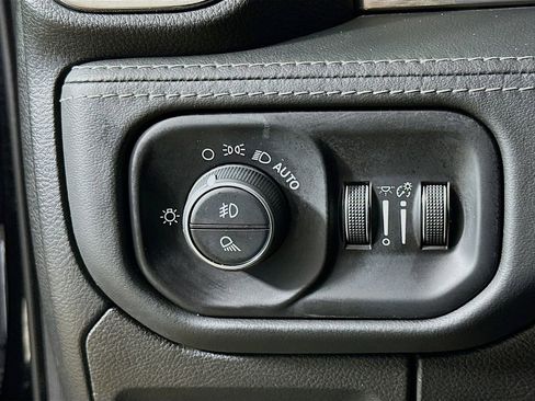 Used 2019 RAM 1500 Limited image 12