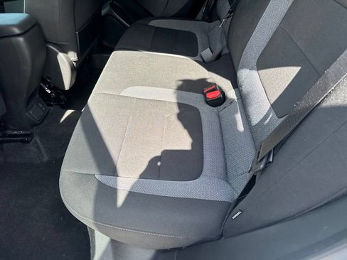 Used 2023 Chevrolet TrailBlazer LT w/ Convenience Package AWD/4WD image 12