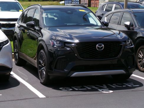 Certified 2025 MAZDA CX-70 Plug-In Hybrid w/ Premium Pkg AWD/4WD image 2