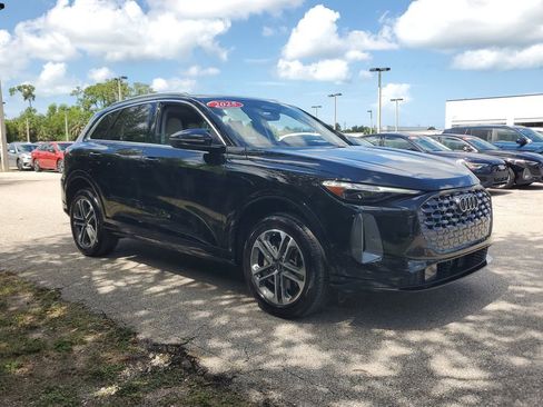 Certified 2025 Audi Q5 Premium Plus w/ Premium Plus AWD/4WD image 2