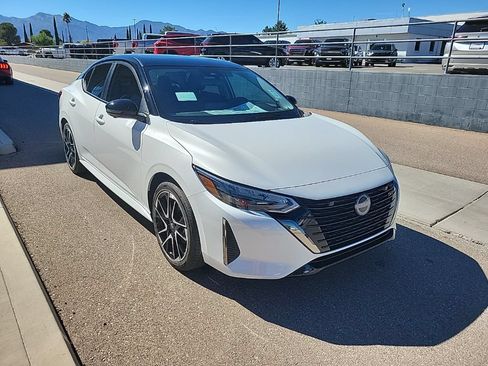 New 2025 Nissan Sentra SR w/ SR Premium Package FWD image 9