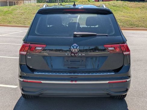 Used 2023 Volkswagen Tiguan SE FWD image 5