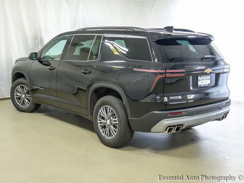 Used 2025 Chevrolet Traverse LT AWD/4WD image 8