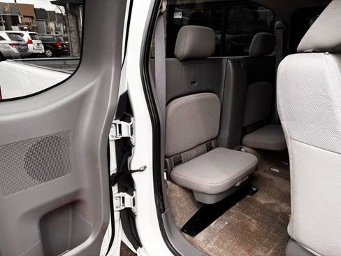 Used 2017 Nissan Frontier S image 27