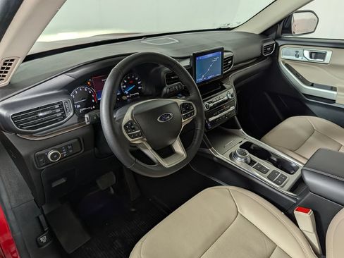 Used 2022 Ford Explorer Limited w/ Equipment Group 301A RWD image 23