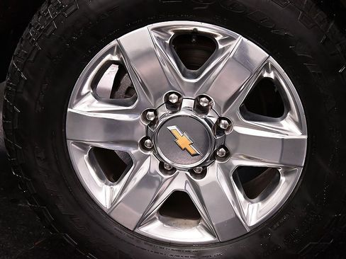 Used 2023 Chevrolet Silverado 2500 LTZ w/ LTZ Premium Package image 9