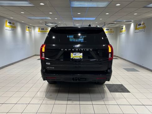 Certified 2025 Ford Expedition Active AWD/4WD image 21