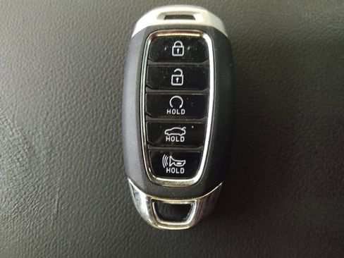 Used 2023 Hyundai Elantra SEL FWD image 32