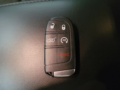 Used 2022 Jeep Grand Cherokee Laredo X AWD/4WD image 32