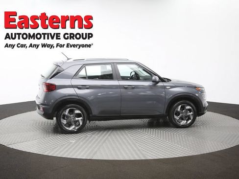 Used 2025 Hyundai Venue SEL FWD image 43
