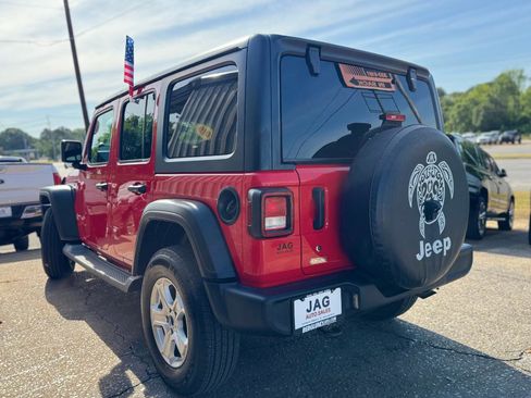 Used 2019 Jeep Wrangler Unlimited Sport S AWD/4WD image 6
