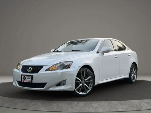 Used 2008 Lexus IS 350 w/ Luxury Pkg w/ 18 Wheels RWD image 2