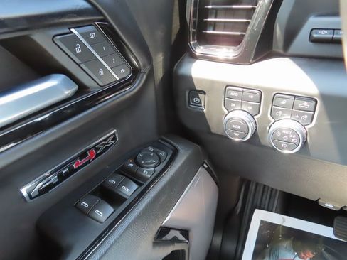 Used 2022 GMC Sierra 1500 AT4X image 33