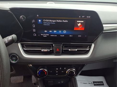Used 2025 Chevrolet TrailBlazer LT AWD/4WD image 6