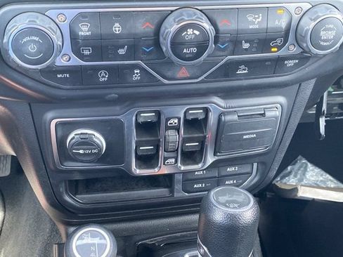 Used 2023 Jeep Wrangler Unlimited Sahara w/ Cold Weather Group AWD/4WD image 20