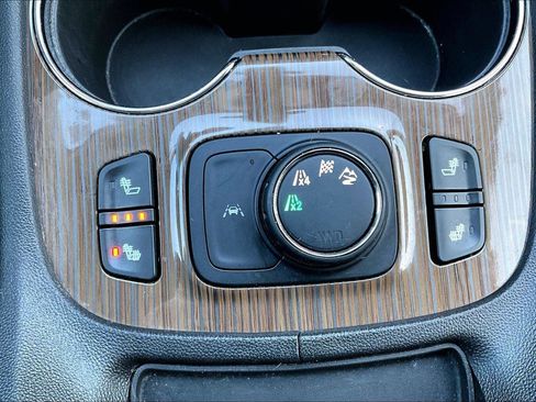 Used 2023 GMC Acadia SLE w/ Driver Convenience Package image 33