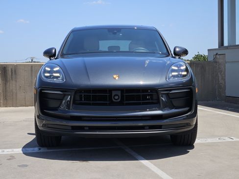 Certified 2026 Porsche Macan AWD/4WD image 11