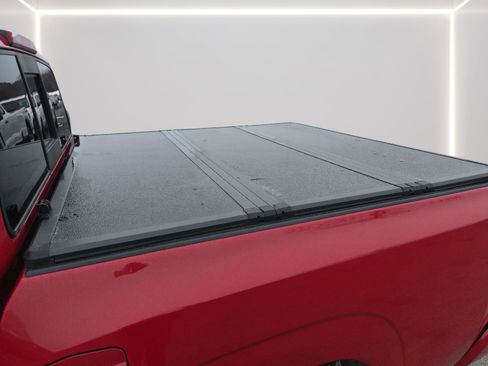 Used 2022 Nissan Frontier SV image 26