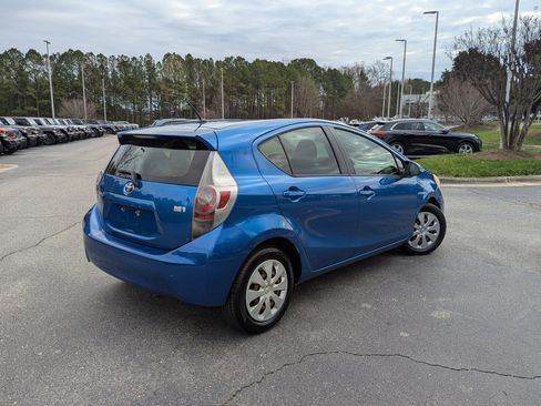 Used 2014 Toyota Prius C Two image 5
