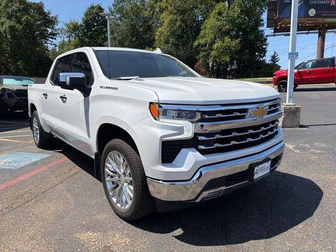 Used 2025 Chevrolet Silverado 1500 LTZ w/ LTZ Premium Package AWD/4WD image 4