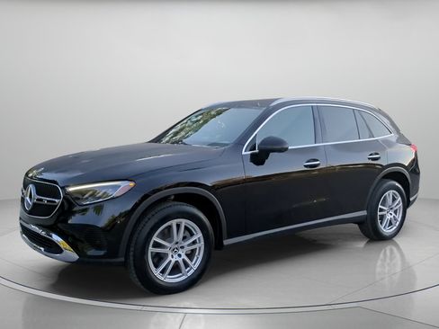 Used 2025 Mercedes-Benz GLC 300 image 13
