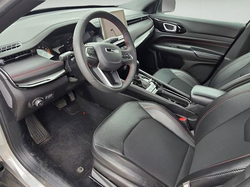 Used 2025 Jeep Compass Trailhawk AWD/4WD image 20