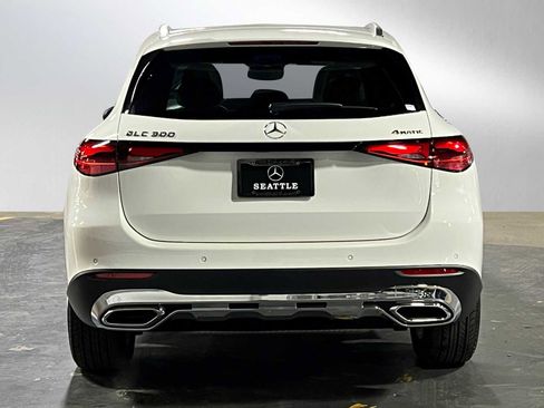 Certified 2025 Mercedes-Benz GLC 300 4MATIC image 4