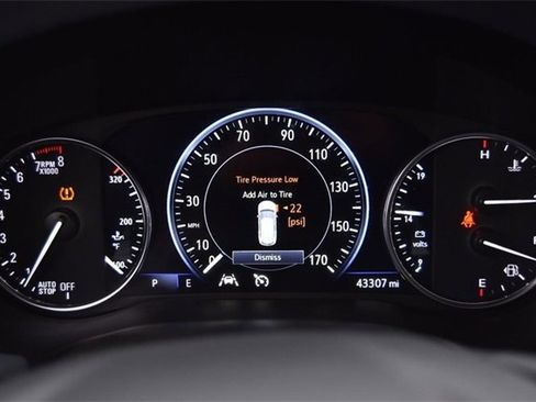 Used 2024 Buick Enclave Premium image 13