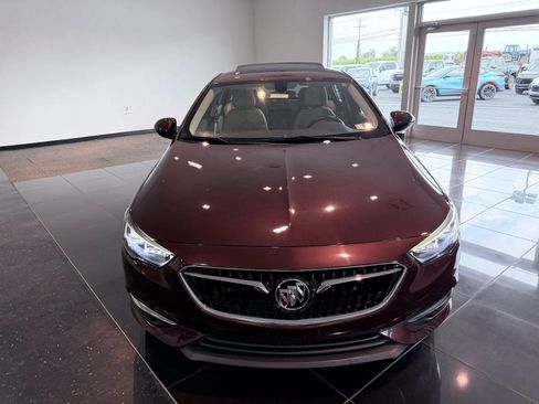 Used 2018 Buick Regal Essence w/ Driver Confidence Package #1 FWD image 16