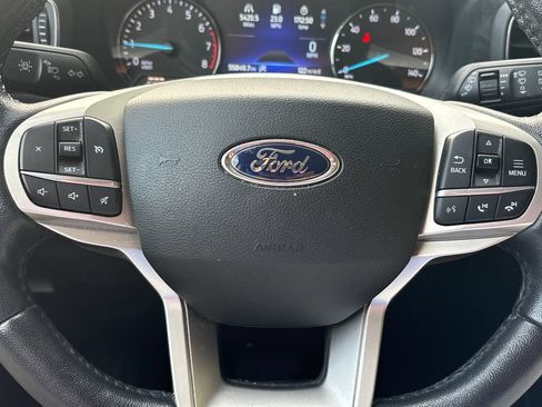 Used 2021 Ford Explorer XLT w/ Equipment Group 202A AWD/4WD image 4