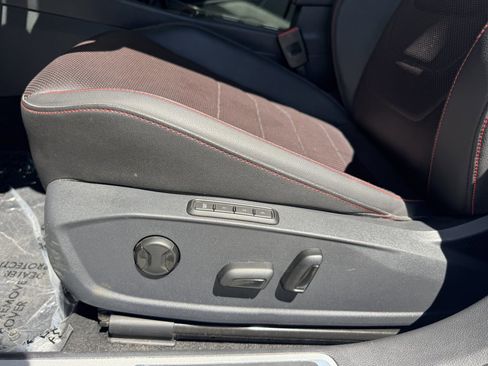 Used 2024 Volkswagen Jetta GLI Autobahn w/ GLI Black Package image 32