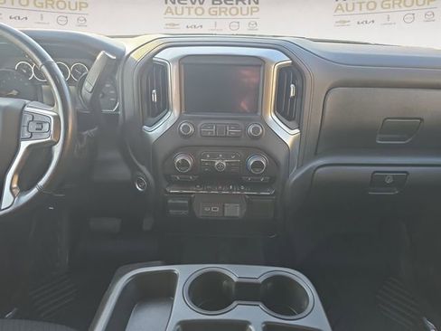 Used 2021 Chevrolet Silverado 1500 RST image 11