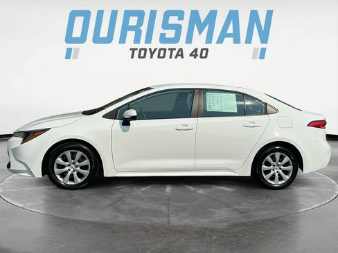 Used 2025 Toyota Corolla LE FWD image 4