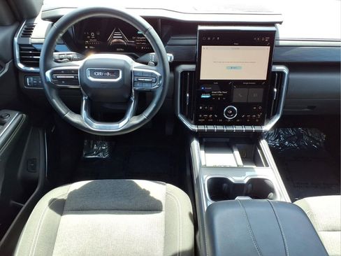 Used 2025 GMC Acadia Elevation FWD image 9