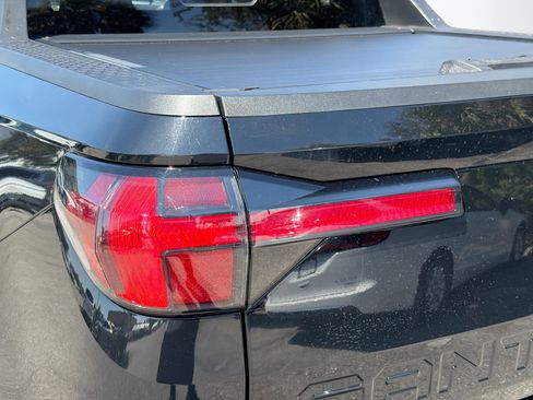 Used 2022 Hyundai Santa Cruz SEL Premium image 10