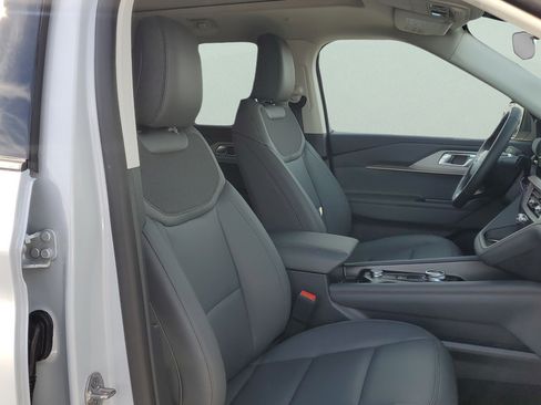 New 2026 Ford Explorer Active w/ Active Comfort Package AWD/4WD image 16