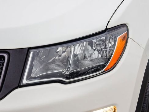 Used 2019 Jeep Compass Trailhawk image 5