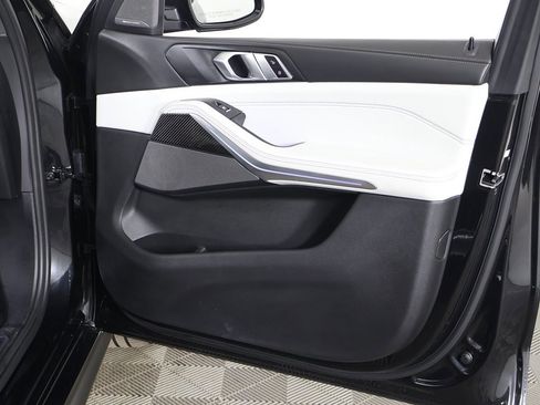 Used 2024 BMW X5 M60i image 30