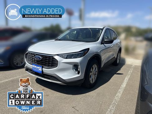 Used 2025 Ford Escape Active AWD/4WD image 1